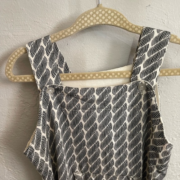 Kate Quinn Gray Patterned Jumpsuit - Picture 4 of 9